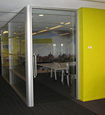 usi-sticla-toc-aluminiu