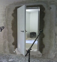 usi-serviciu-cu-antifonare-rw-44-db